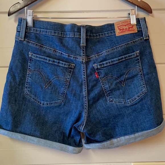 Levi’s Distressed Mid Length Denim Shorts Size 31. - Picture 7 of 12